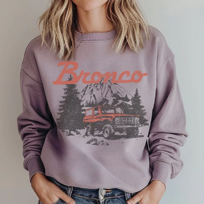 Women's Hooded Sweatshirts with Polka Dot LiningWinter Bronco Plush Crewneck