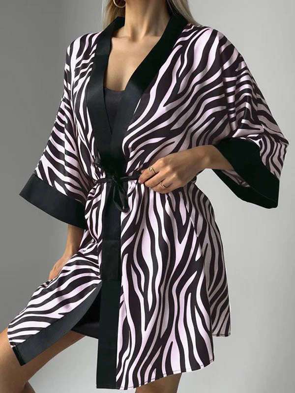 women's pajamas with a touch of luxuryRobe de Chambre pour Femme en Satin "Zèbre"