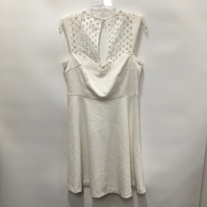 Women's Turtleneck DressesWhite Dress Casual Short Betsey Johnson, Size 10